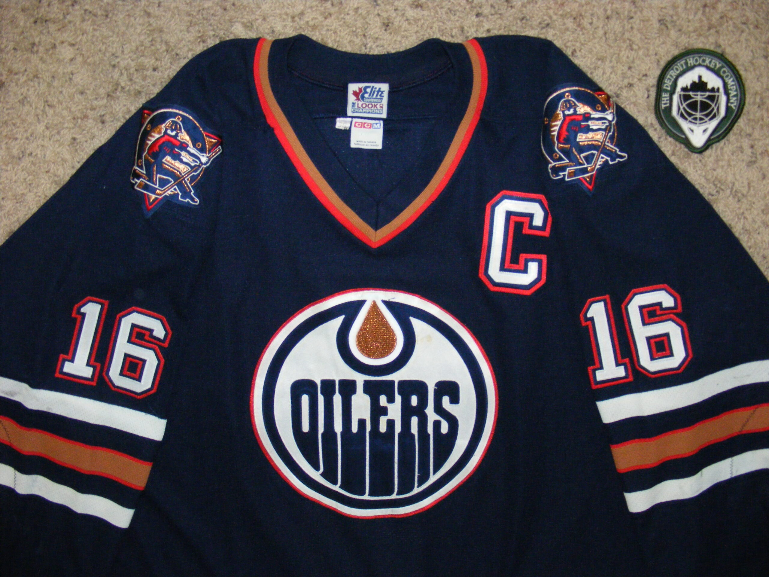 Vintage Edmonton Oilers CCM NHL Hockey Jersey Size Small Kelly Buchberger