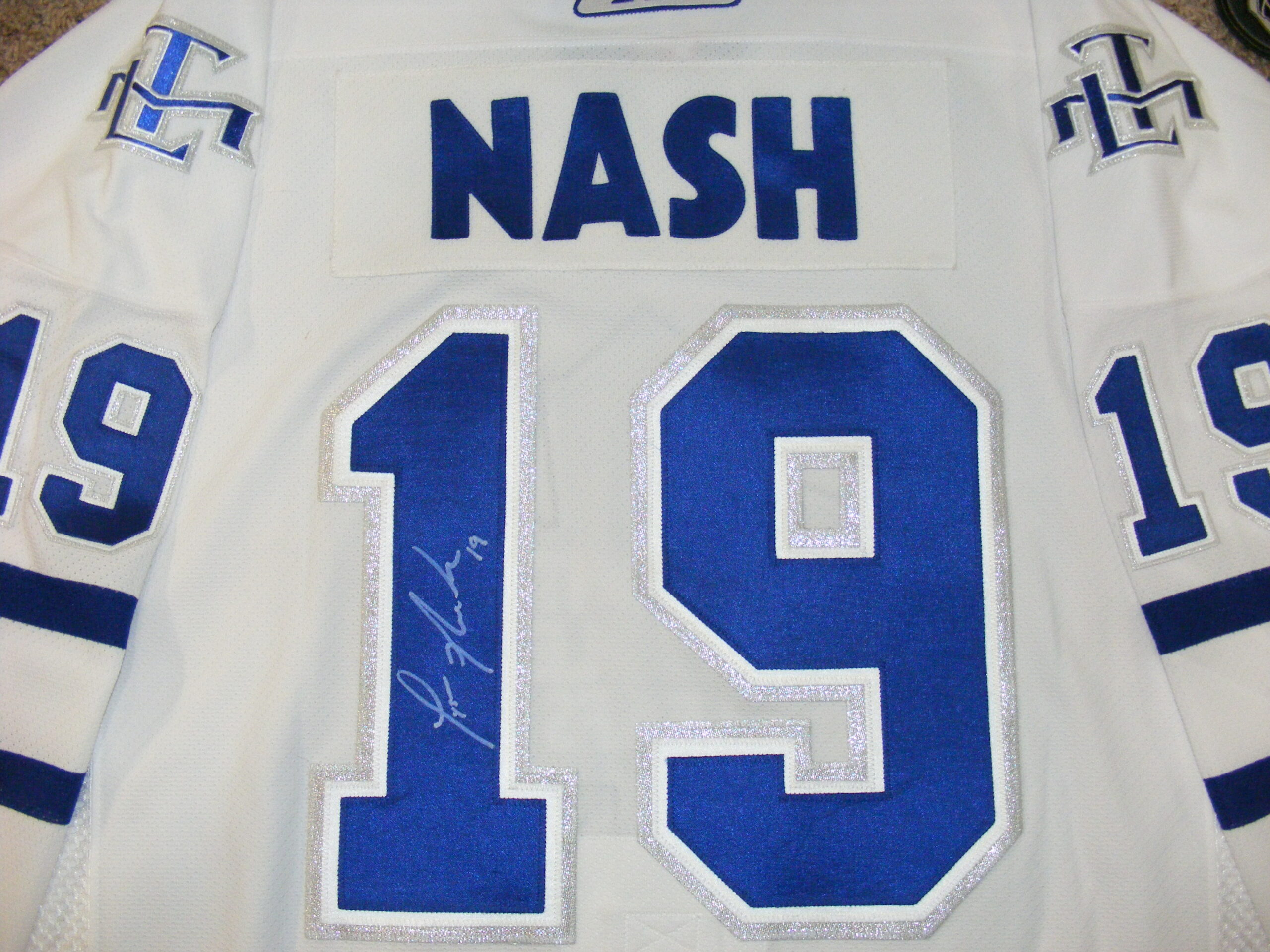 06 – 07 #19 Tyson Nash | The Detroit Hockey Company